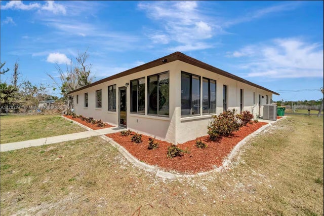 4 of 27 - 1340 Manor, Other City - In The State Of Florida, FL