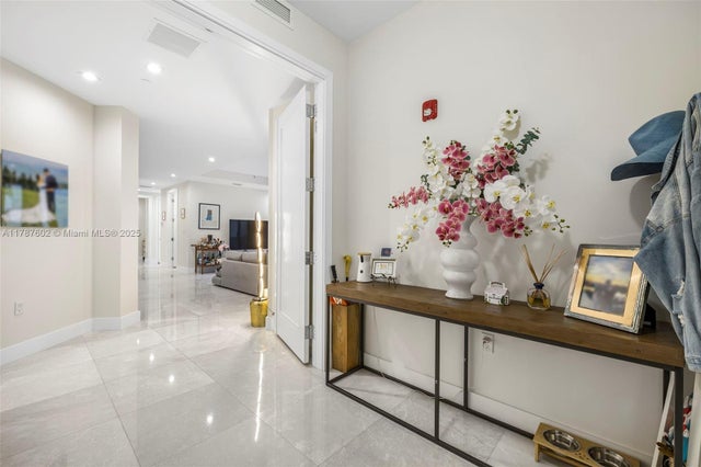 2 of 61 - 718 Valencia Ave 206, Coral Gables, FL