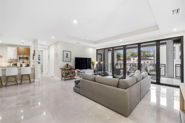 5 of 61 - 718 Valencia Ave 206, Coral Gables, FL