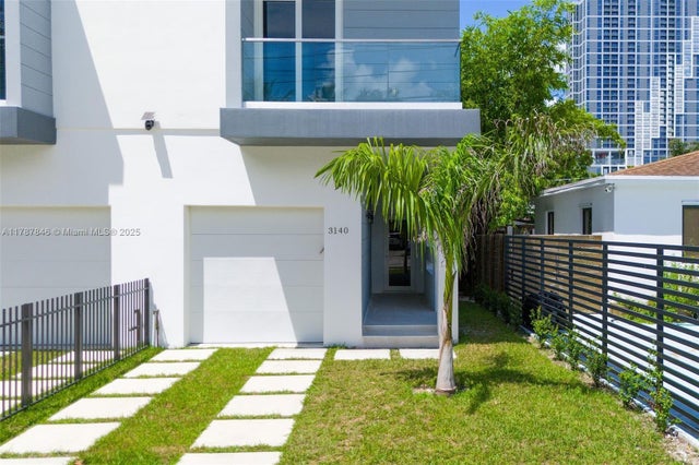 4 of 36 - 3140 Carter St, Miami, FL