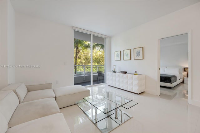 2 of 16 - 2020 Prairie Ave 205, Miami Beach, FL
