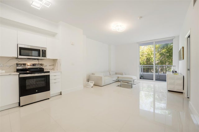 5 of 16 - 2020 Prairie Ave 205, Miami Beach, FL