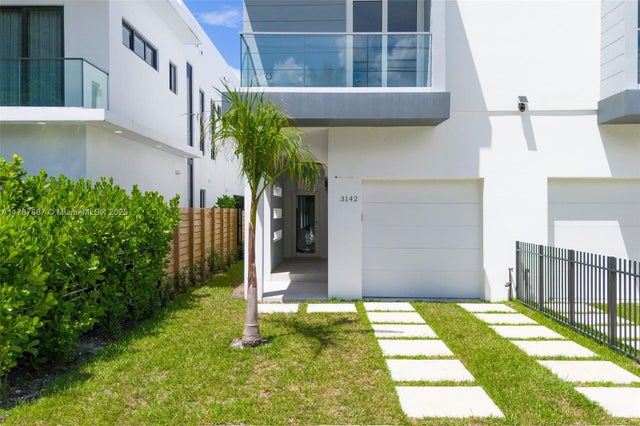 4 of 37 - 3142 Carter St, Miami, FL