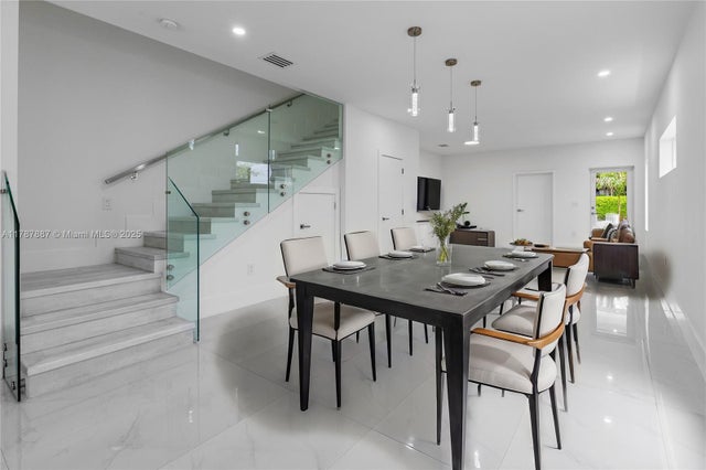 5 of 37 - 3142 Carter St, Miami, FL