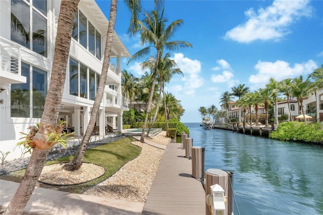 5 of 40 - 3835 Carole Ct, Miami, FL