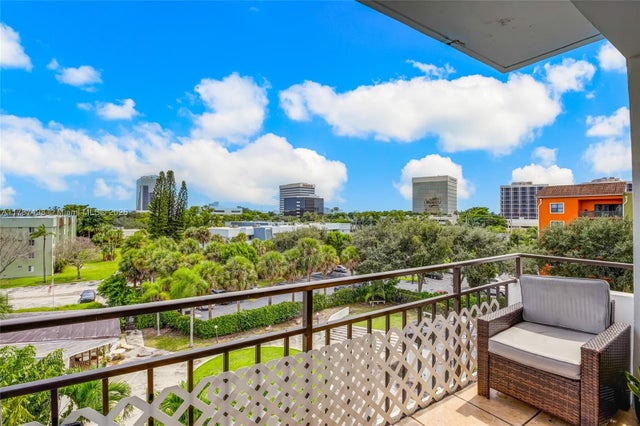 3 of 37 - 1500 Presidential Way 505, West Palm Beach, FL