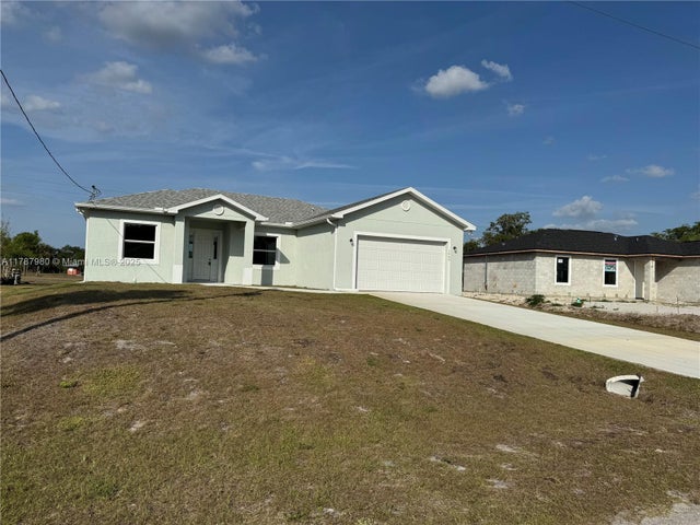 3 of 57 - 1062 Jay Ct, La Belle, FL