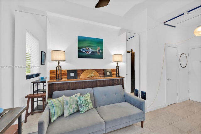 2 of 19 - 255 W 24th St 136, Miami Beach, FL