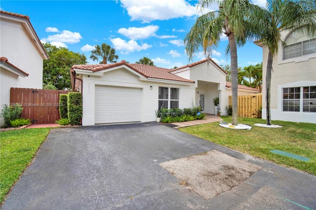 2 of 32 - 5566 Nw 102nd Pl, Doral, FL