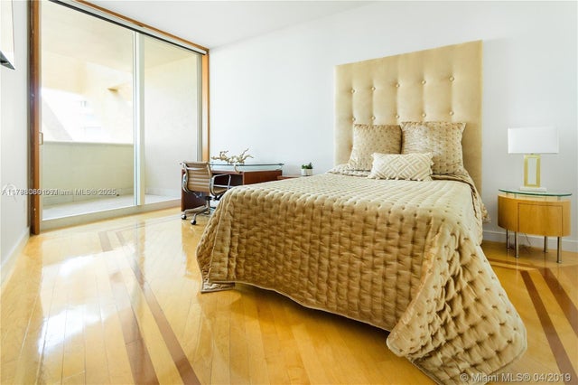 5 of 15 - 300 S Pointe Dr 909, Miami Beach, FL