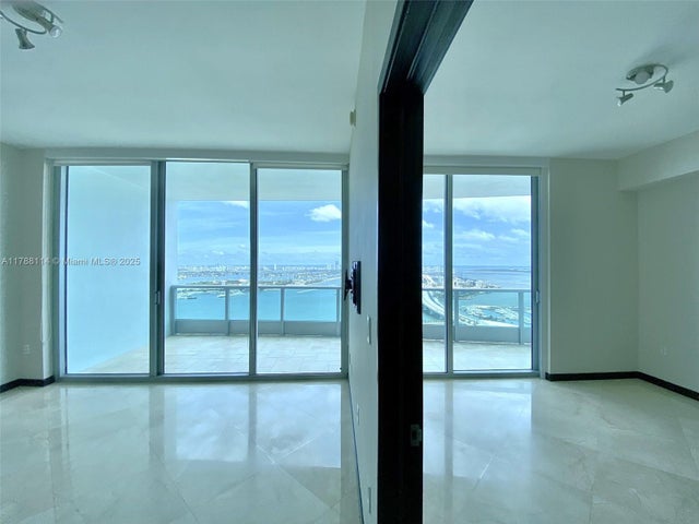 2 of 35 - 900 Biscayne Blvd 3803, Miami, FL