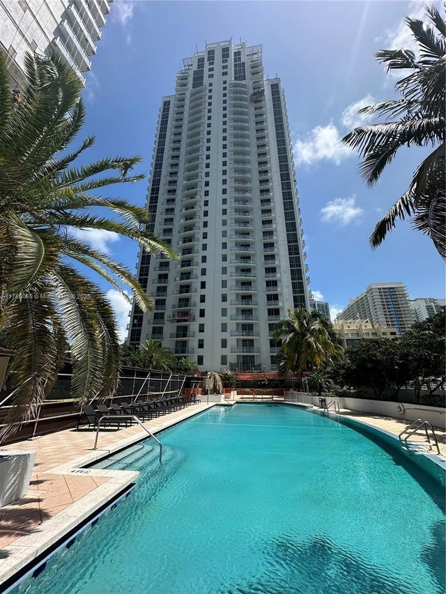 1 of 22 - 1060 Brickell Ave 2007, Miami, FL