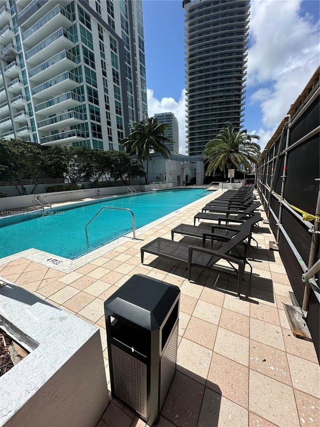 2 of 22 - 1060 Brickell Ave 2007, Miami, FL