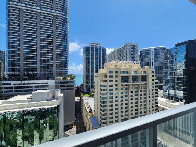 3 of 22 - 1060 Brickell Ave 2007, Miami, FL