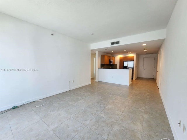 5 of 22 - 1060 Brickell Ave 2007, Miami, FL