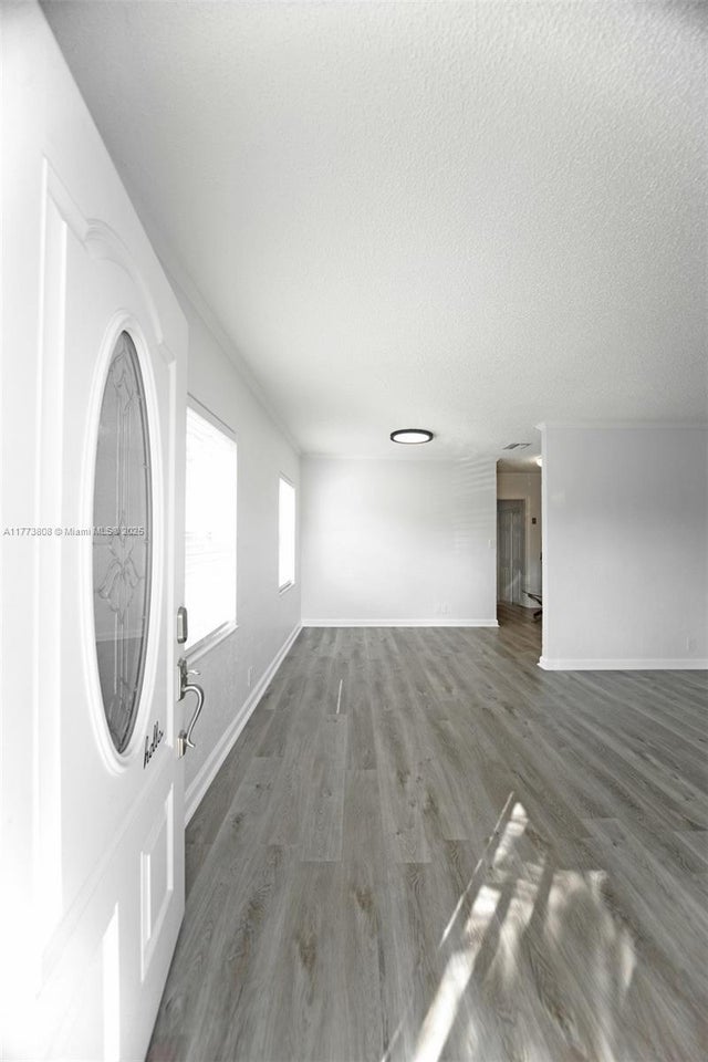 3 of 27 - 621 Hudson Rd, West Palm Beach, FL