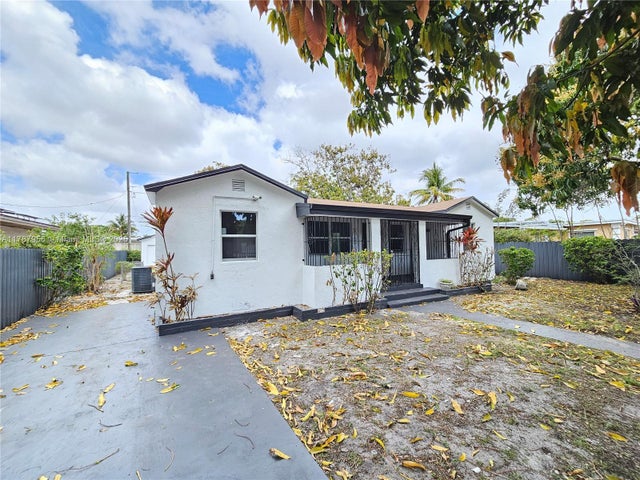 2 of 28 - 11712 Nw 3rd Ave, Miami, FL
