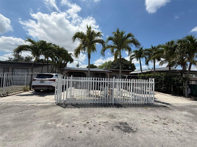 2 of 21 - 3434 Nw 101st St, Miami, FL