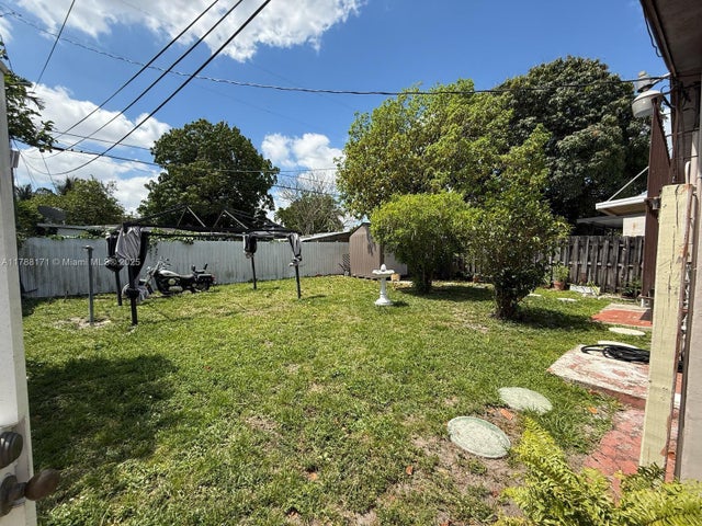 3 of 21 - 3434 Nw 101st St, Miami, FL