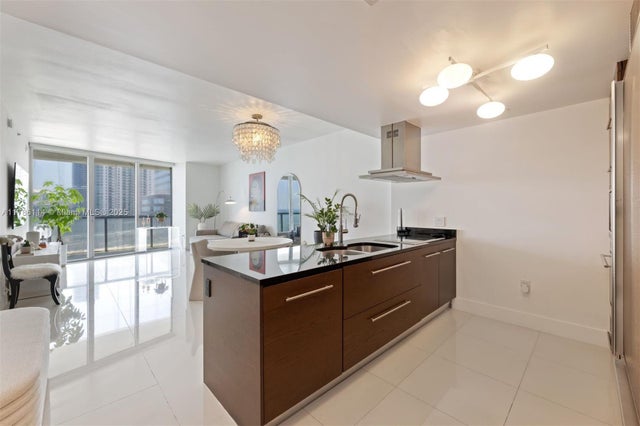 5 of 12 - 495 Brickell Ave 3509, Miami, FL