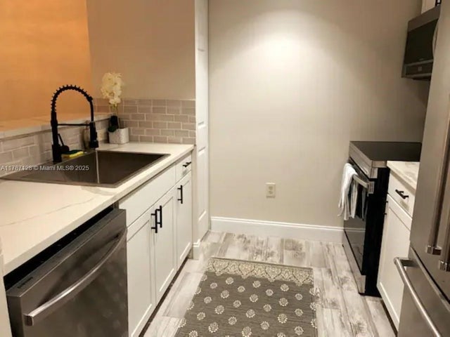 5 of 21 - 511 Lucerne Ave 408, Lake Worth, FL