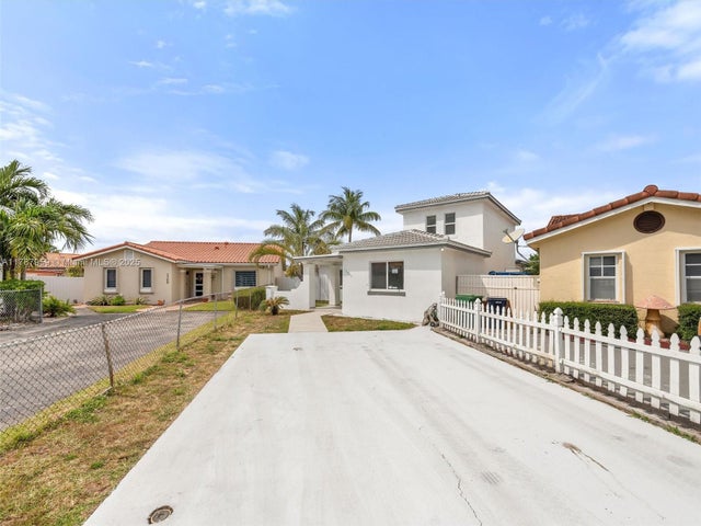 1 of 34 - 13841 Sw 17th Ter, Miami, FL