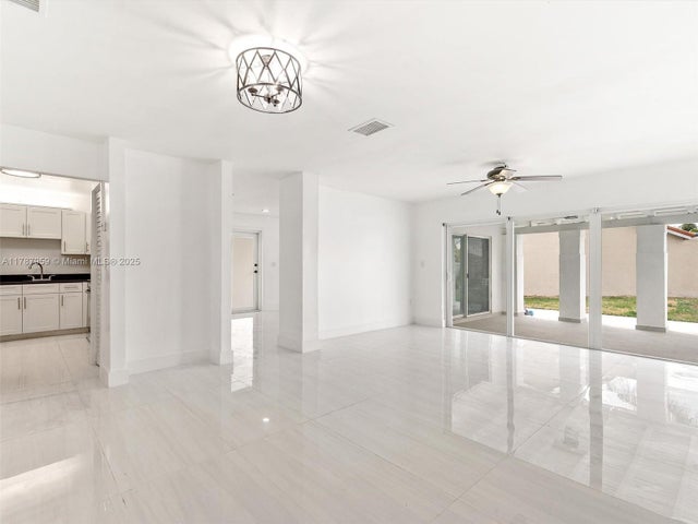 5 of 34 - 13841 Sw 17th Ter, Miami, FL
