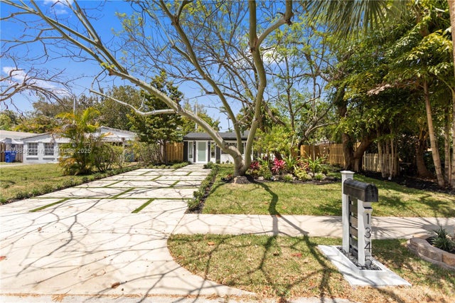 3 of 62 - 1345 Ne 182nd St, North Miami Beach, FL