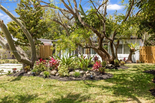 5 of 62 - 1345 Ne 182nd St, North Miami Beach, FL