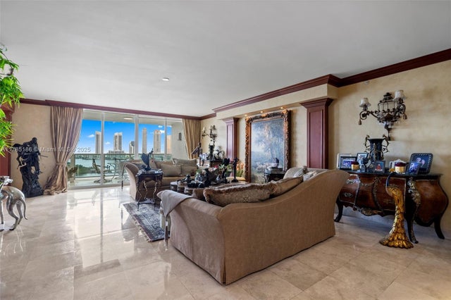 3 of 15 - 3201 Ne 183rd St 1107, Aventura, FL