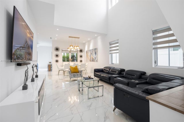4 of 33 - 8249 Nw 33rd Ter, Doral, FL