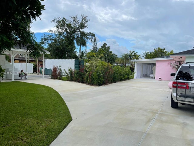 1 of 10 - N/A, Miami, FL
