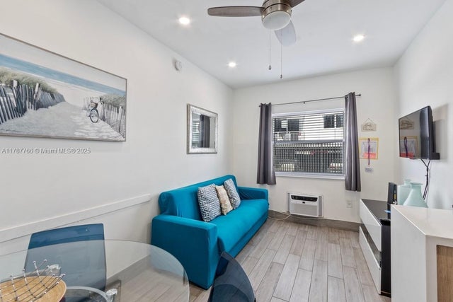 2 of 10 - 335 Ocean Dr 122, Miami Beach, FL