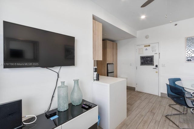 4 of 10 - 335 Ocean Dr 122, Miami Beach, FL