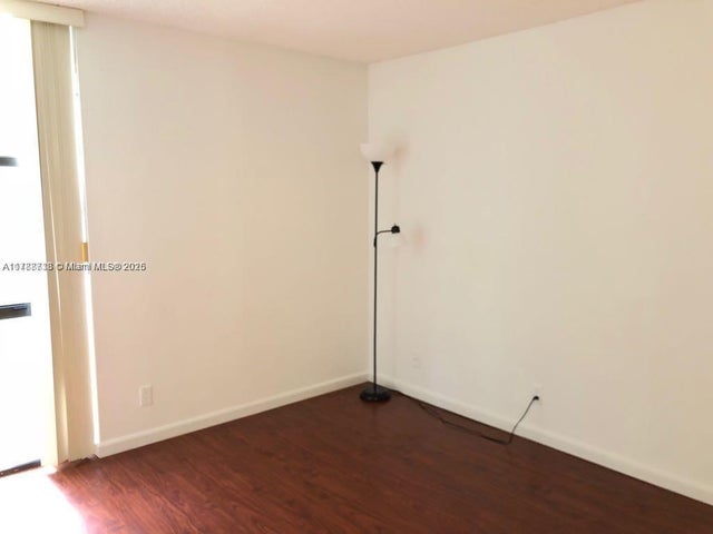 4 of 6 - 16909 N Bay Rd 211, Sunny Isles Beach, FL