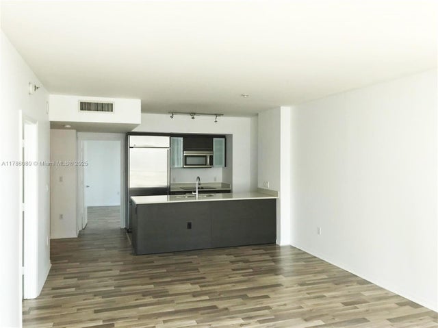 3 of 9 - 55 Se 6th St 1610, Miami, FL