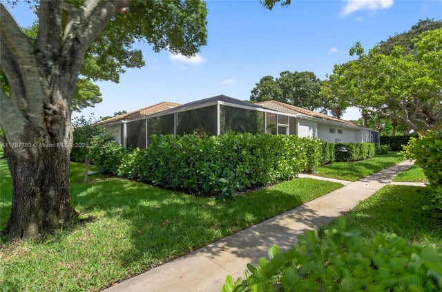 2 of 33 - 3903 Water Oak Ct, Palm Beach Gardens, FL