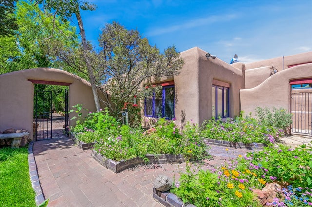 29 La Barbaria Road, Santa Fe
