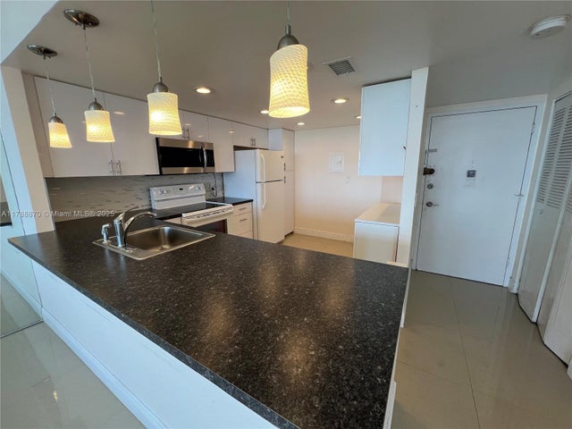 3 of 26 - 1351 Ne Miami Gardens Dr 1611e, Miami, FL