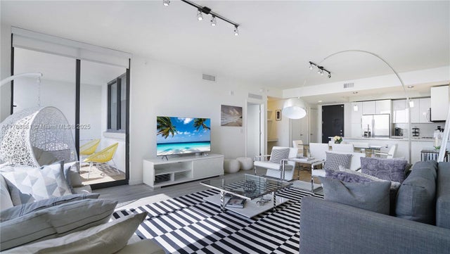 2 of 30 - 999 Sw 1 Ave 2313, Miami, FL