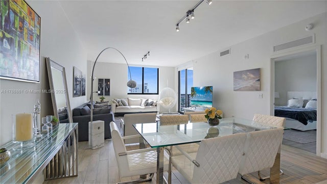 5 of 30 - 999 Sw 1 Ave 2313, Miami, FL