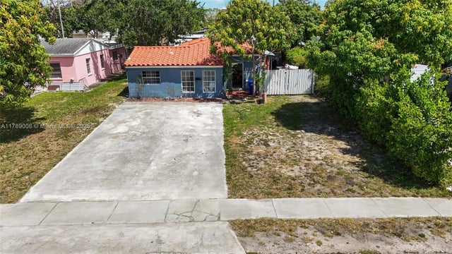 3 of 13 - 1679 Ne 181st St, North Miami Beach, FL