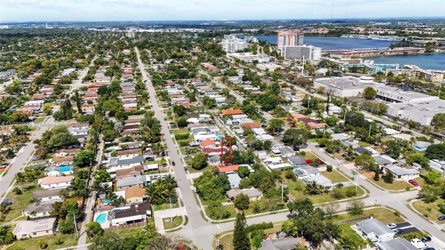 5 of 13 - 1679 Ne 181st St, North Miami Beach, FL