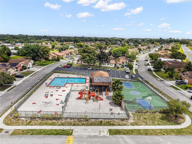 5 of 25 - 9940 W Elm Ln, Miramar, FL
