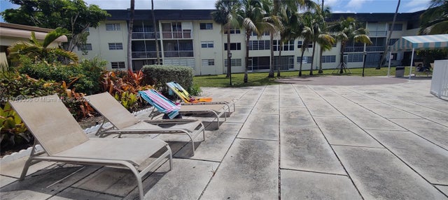 2 of 25 - 1540 Ne 191st St 122, Miami, FL