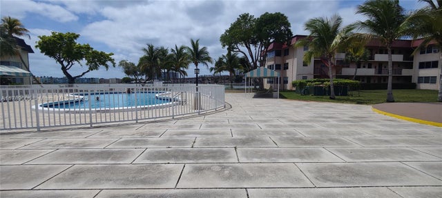 3 of 25 - 1540 Ne 191st St 122, Miami, FL