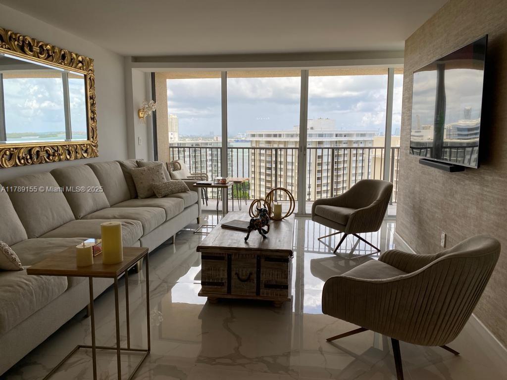 1450 Brickell Bay Dr 1709, Miami