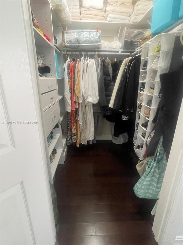 3 of 13 - 3001 Ne 185th St 532, Aventura, FL