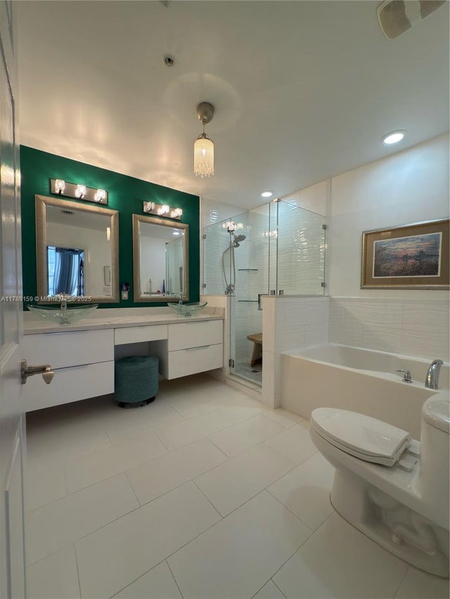 4 of 13 - 3001 Ne 185th St 532, Aventura, FL