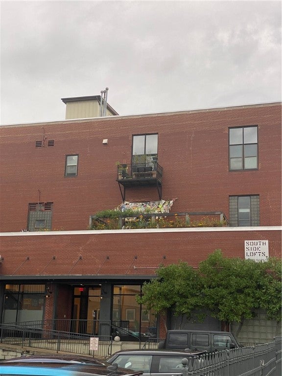 2250 Mary Street 315, South Side